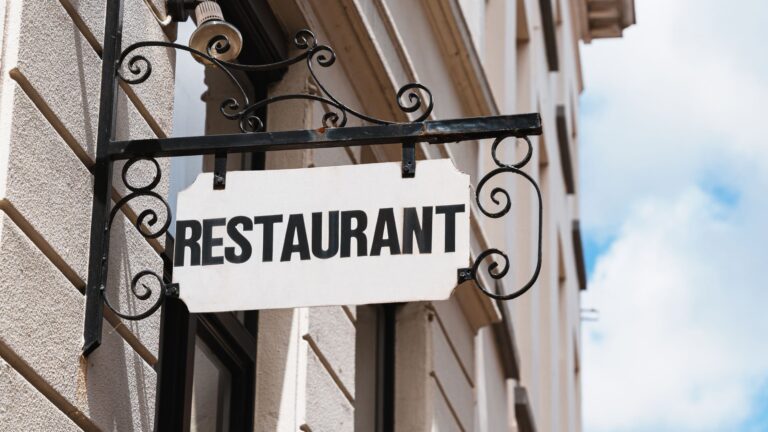 Marketing para restaurantes en Mallorca_ cómo atraer más clientes y llenar mesas todo el año